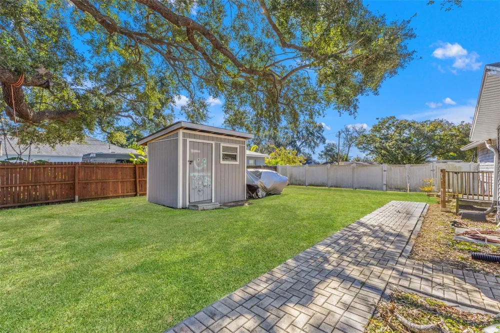 1747 26TH AVENUE St Petersburg, FL 33713