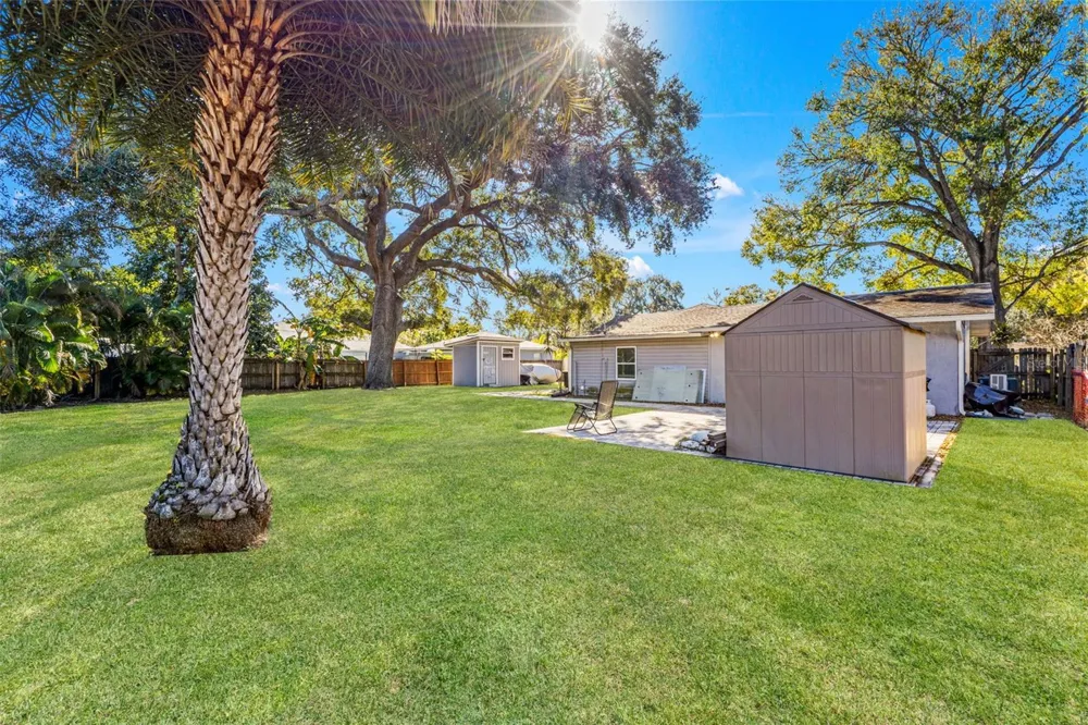 1747 26TH AVENUE St Petersburg, FL 33713