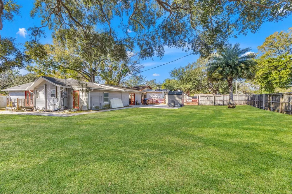 1747 26TH AVENUE St Petersburg, FL 33713