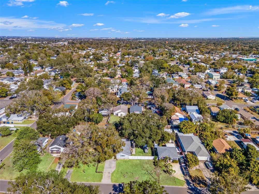 1747 26TH AVENUE St Petersburg, FL 33713