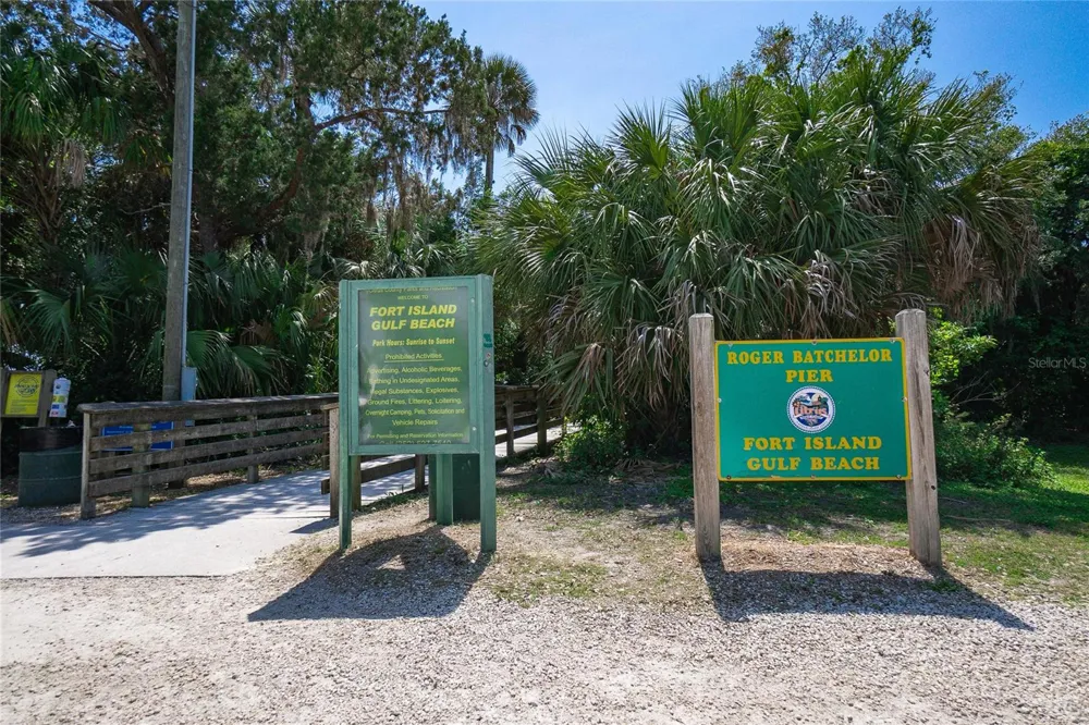 464 NE 2ND STREET Crystal River, FL 34429