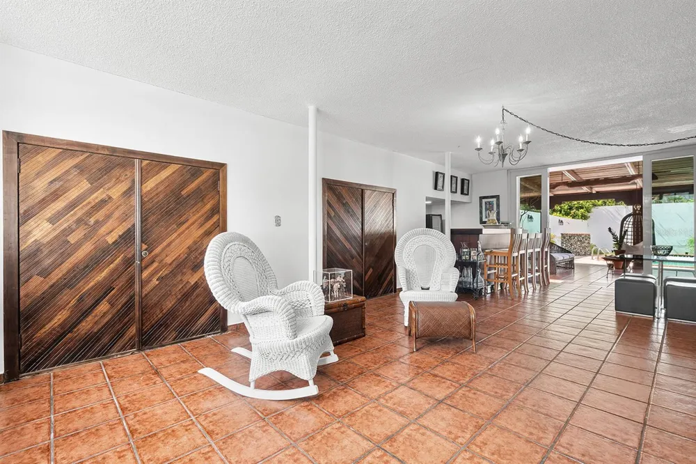 Urb. Torrimar PASEO DE LA ALHAMBRA #1-16 Guaynabo, PR 00966