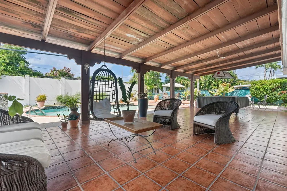 Urb. Torrimar PASEO DE LA ALHAMBRA #1-16 Guaynabo, PR 00966