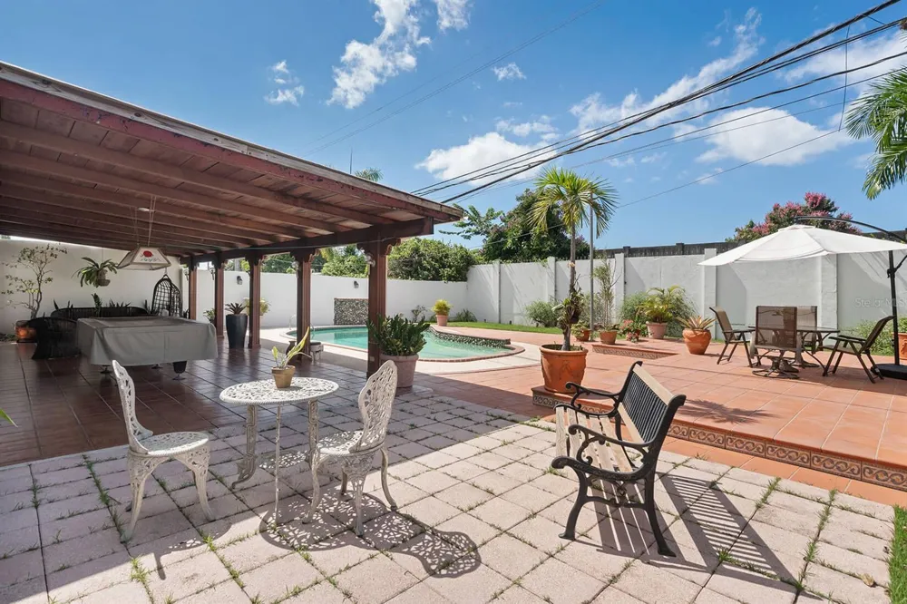 Urb. Torrimar PASEO DE LA ALHAMBRA #1-16 Guaynabo, PR 00966
