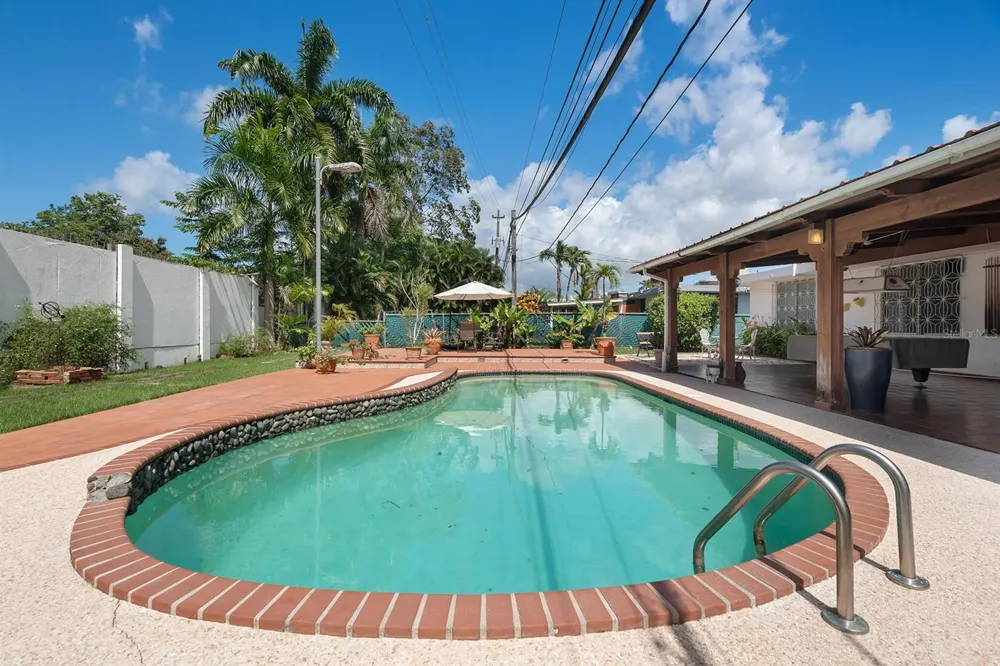 Urb. Torrimar PASEO DE LA ALHAMBRA #1-16 Guaynabo, PR 00966
