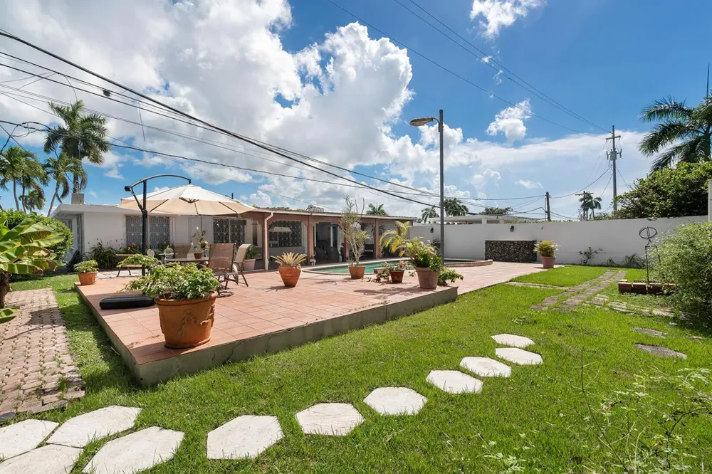 Urb. Torrimar PASEO DE LA ALHAMBRA #1-16 Guaynabo, PR 00966