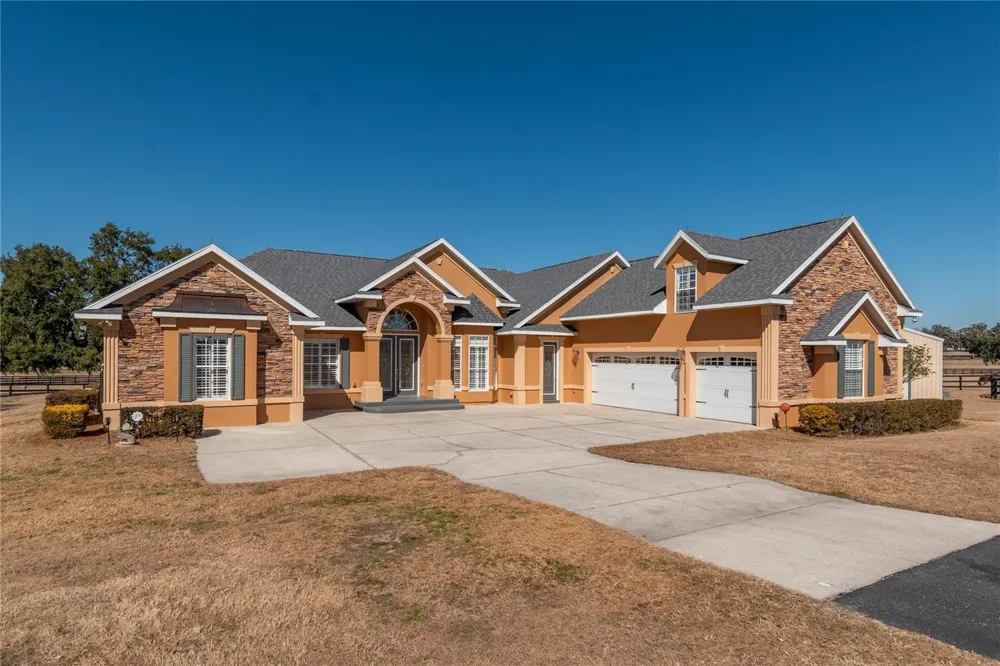 12610 NW GAINESVILLE ROAD Reddick, FL 32686