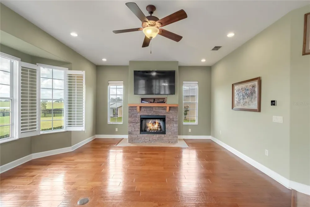 12610 NW GAINESVILLE ROAD Reddick, FL 32686