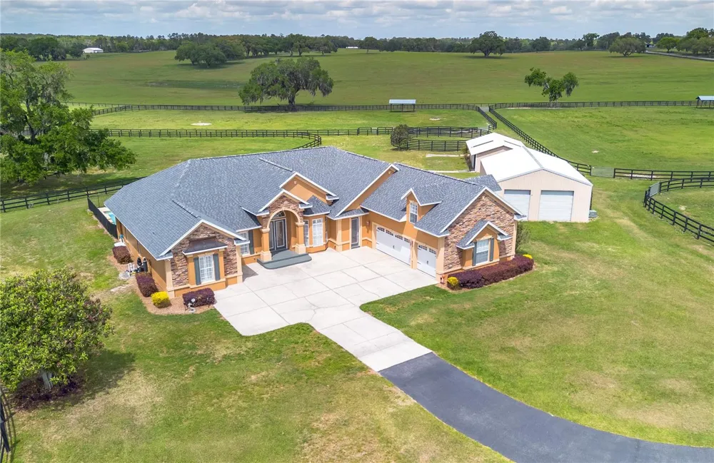 12610 NW GAINESVILLE ROAD Reddick, FL 32686
