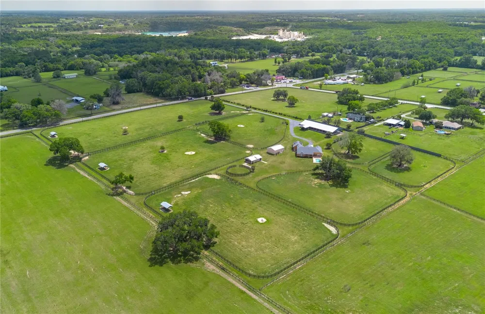 12610 NW GAINESVILLE ROAD Reddick, FL 32686