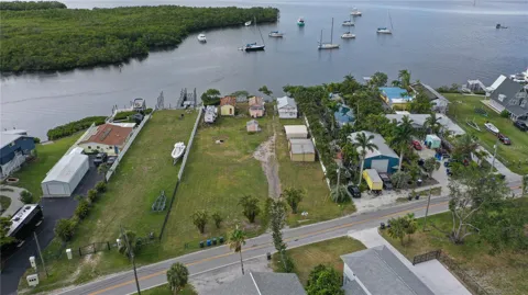 3306 W SHELL POINT ROAD