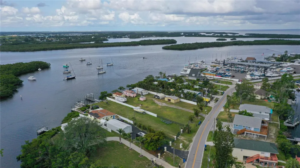 3312 W SHELL POINT ROAD Ruskin, FL 33570