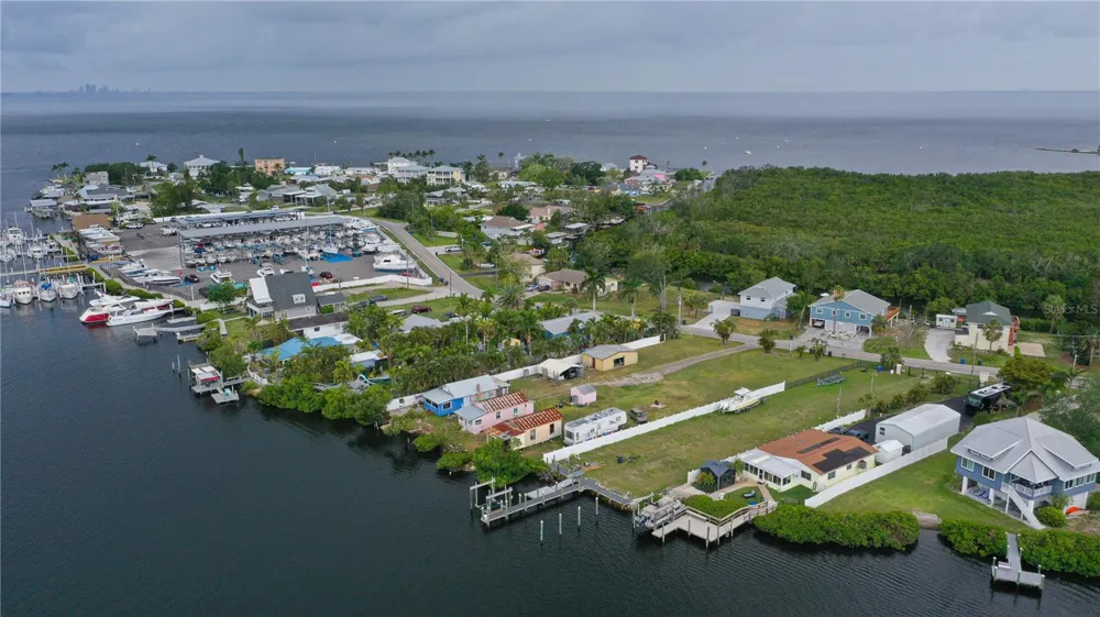 3312 W SHELL POINT ROAD Ruskin, FL 33570