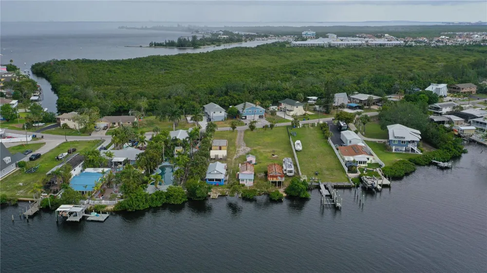 3312 W SHELL POINT ROAD Ruskin, FL 33570
