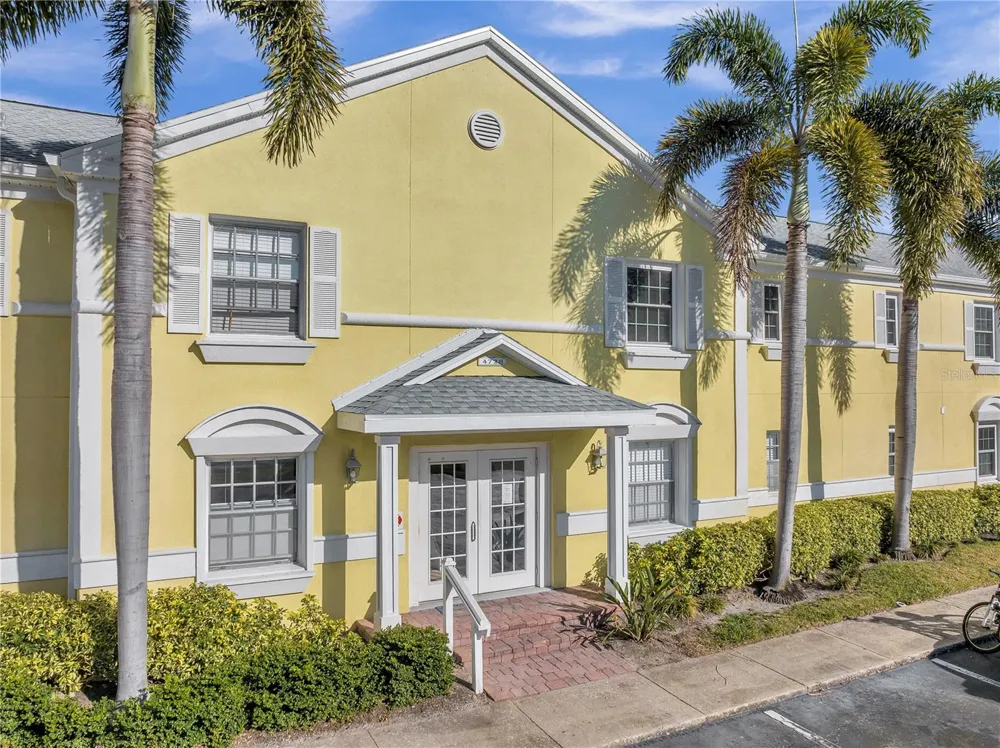 4728 BEACH DRIVE SE #A St Petersburg, FL 33705