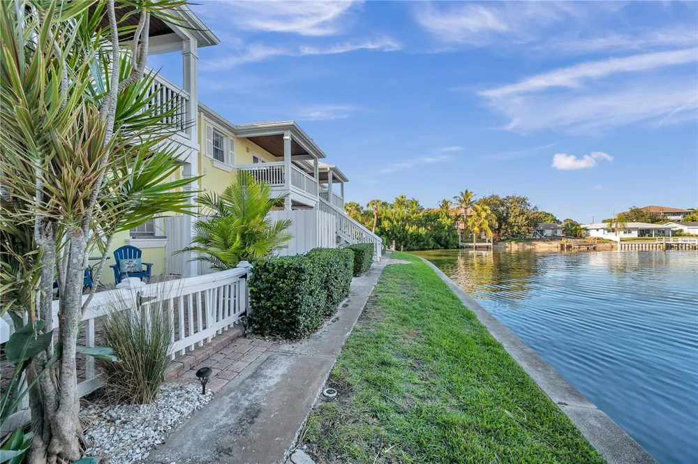 4728 BEACH DRIVE SE #A St Petersburg, FL 33705
