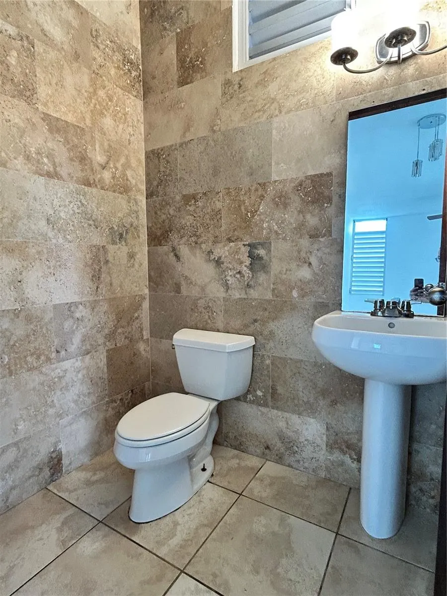 345 CALLE TULIPAN Caguas, PR 00725