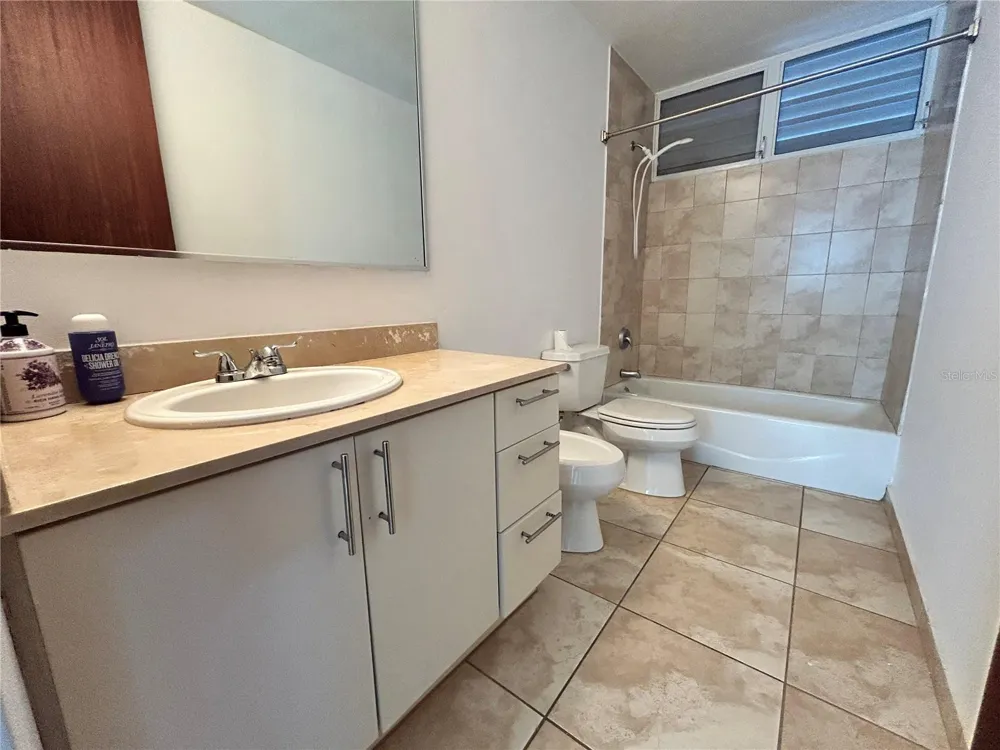 345 CALLE TULIPAN Caguas, PR 00725