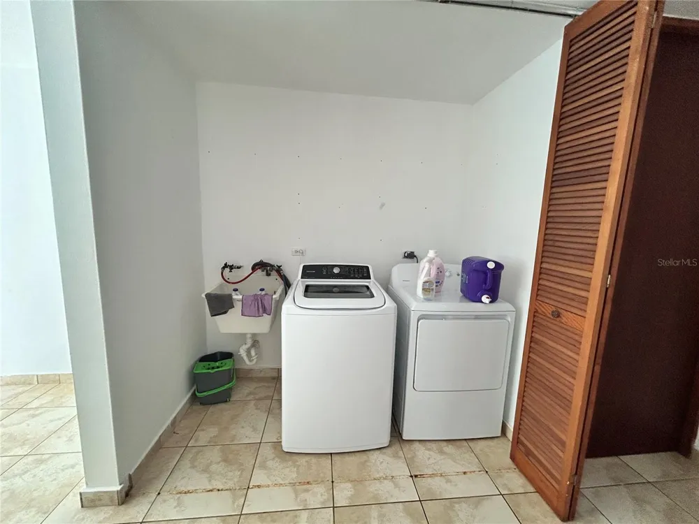 345 CALLE TULIPAN Caguas, PR 00725