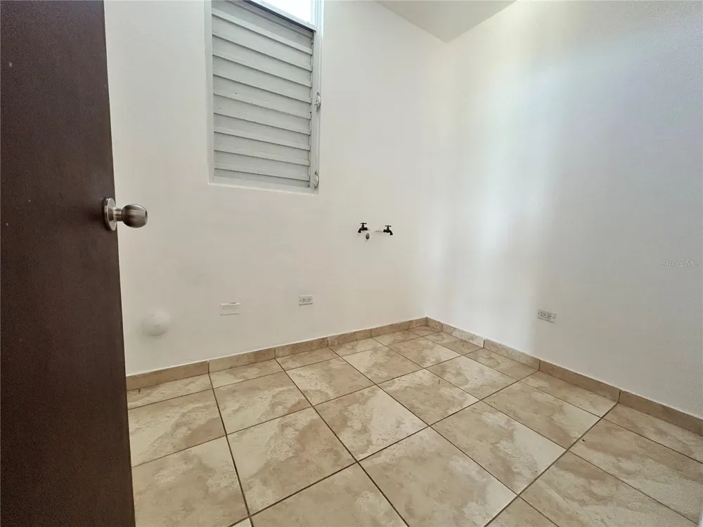 345 CALLE TULIPAN Caguas, PR 00725