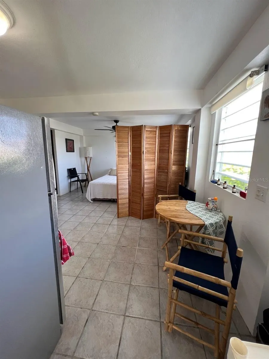 327 BRAVOS Vieques, PR 00765