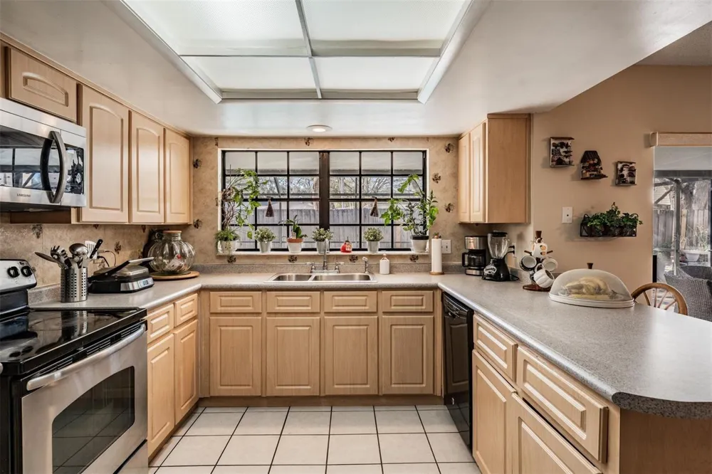 12604 RAIN FOREST STREET Temple Terrace, FL 33617