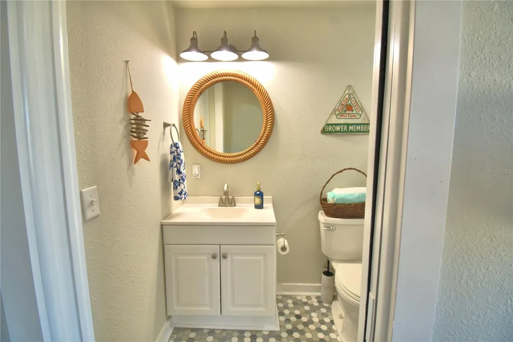 1173 S LAKE REEDY BOULEVARD Frostproof, FL 33843