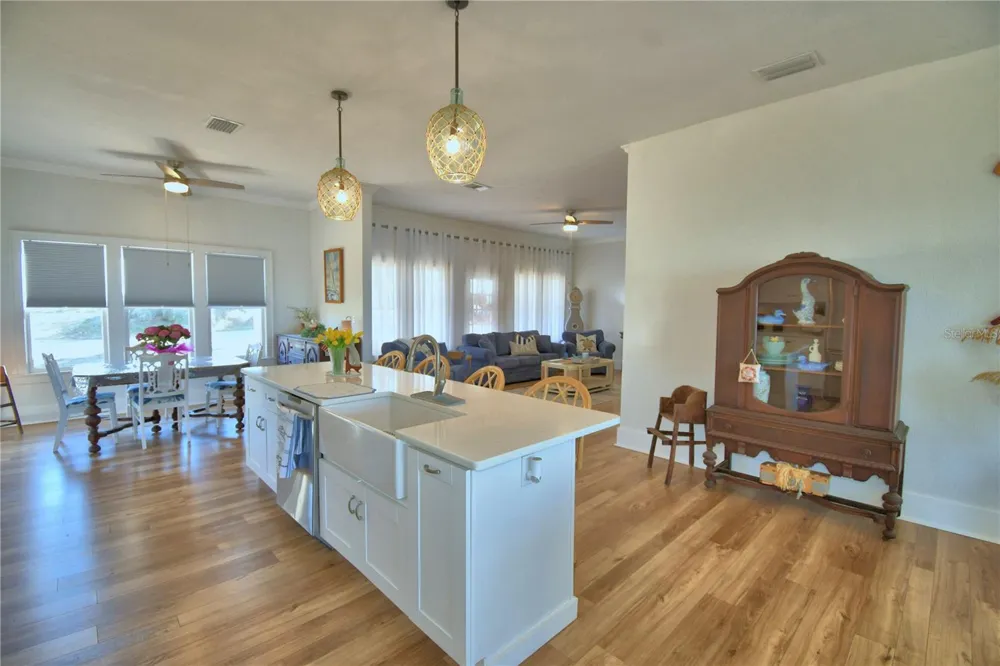 1173 S LAKE REEDY BOULEVARD Frostproof, FL 33843