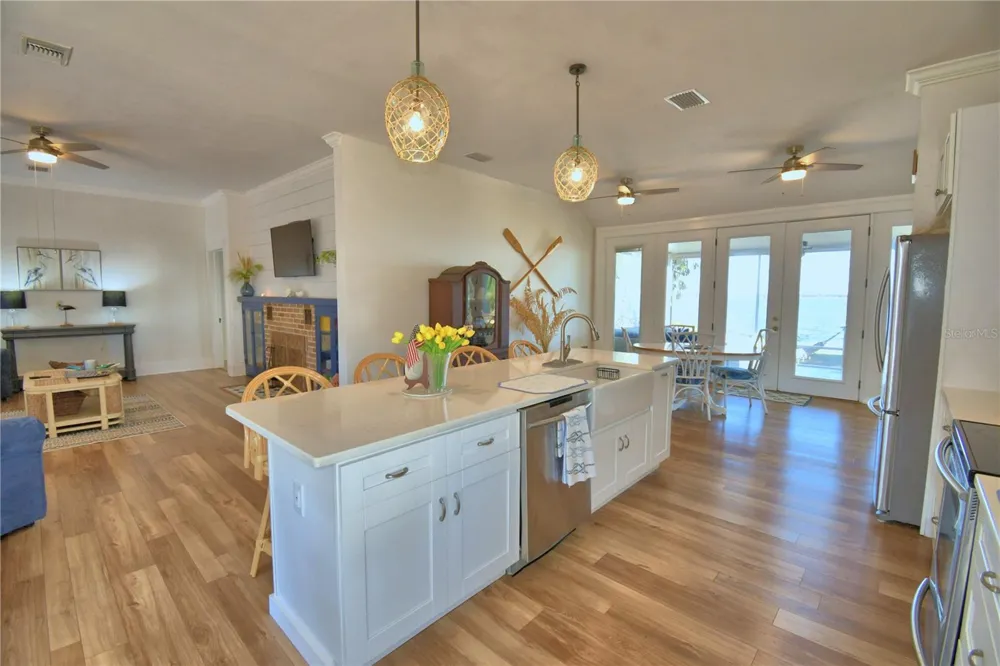 1173 S LAKE REEDY BOULEVARD Frostproof, FL 33843