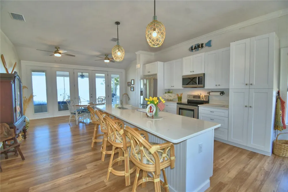 1173 S LAKE REEDY BOULEVARD Frostproof, FL 33843
