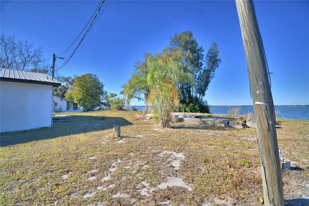 1173 S LAKE REEDY BOULEVARD Frostproof, FL 33843