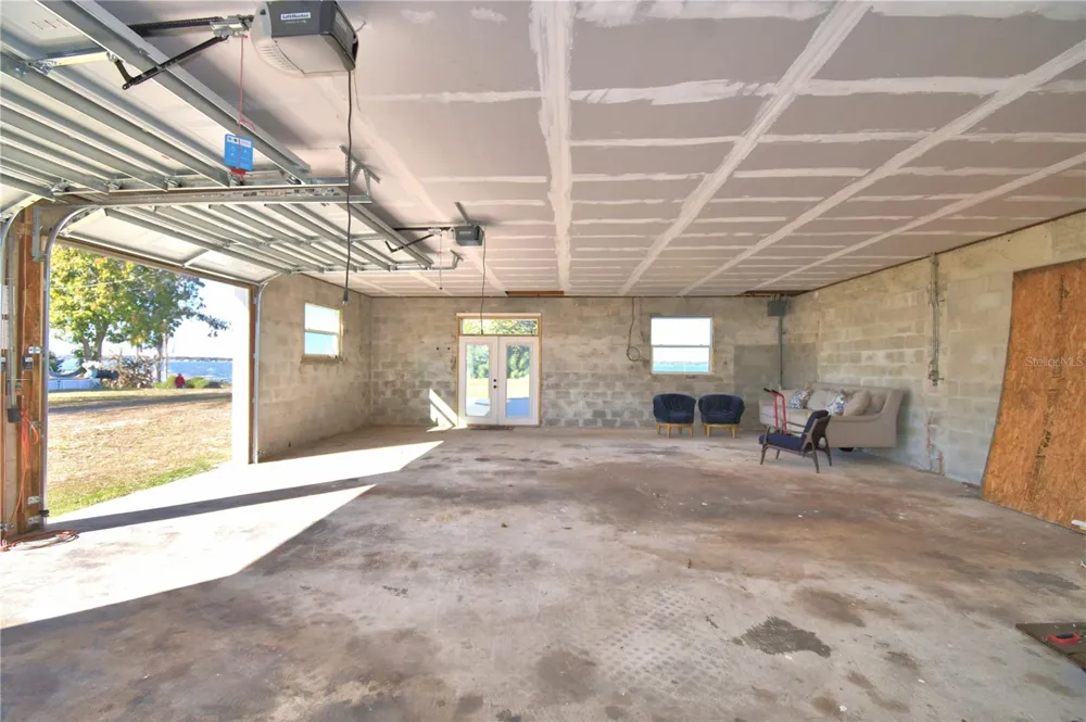 1173 S LAKE REEDY BOULEVARD Frostproof, FL 33843