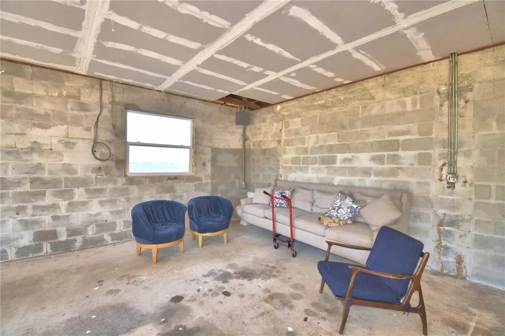 1173 S LAKE REEDY BOULEVARD Frostproof, FL 33843