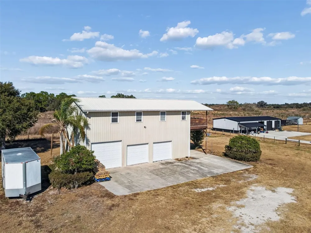 4026 MCINTOSH ESTATES LANE Plant City, FL 33565