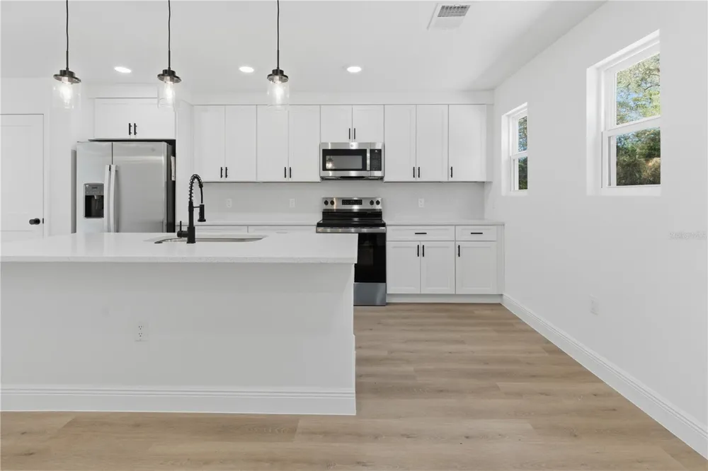 727 CLEMSON DRIVE Altamonte Springs, FL 32714
