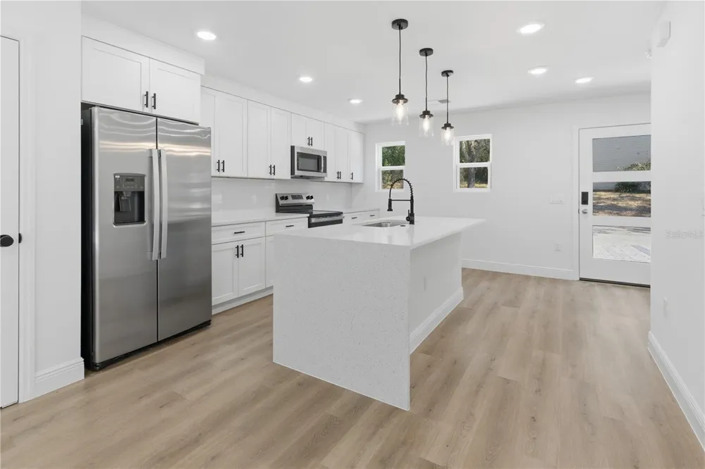 727 CLEMSON DRIVE Altamonte Springs, FL 32714