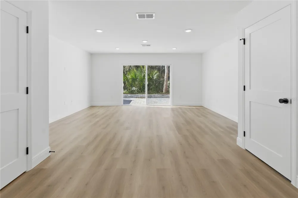 727 CLEMSON DRIVE Altamonte Springs, FL 32714