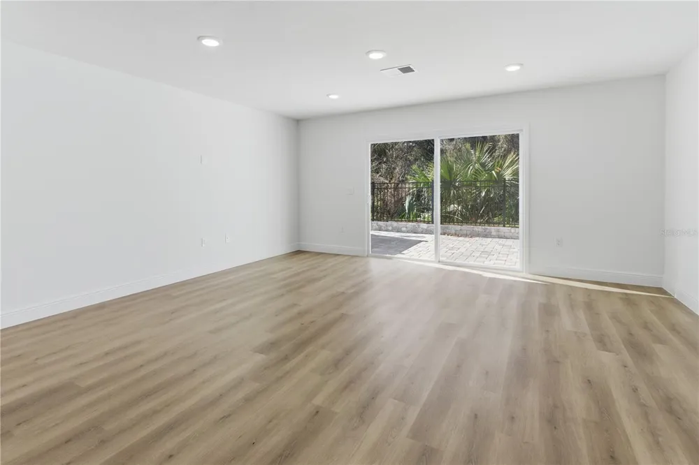 727 CLEMSON DRIVE Altamonte Springs, FL 32714