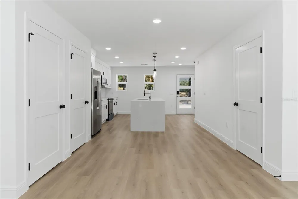 727 CLEMSON DRIVE Altamonte Springs, FL 32714