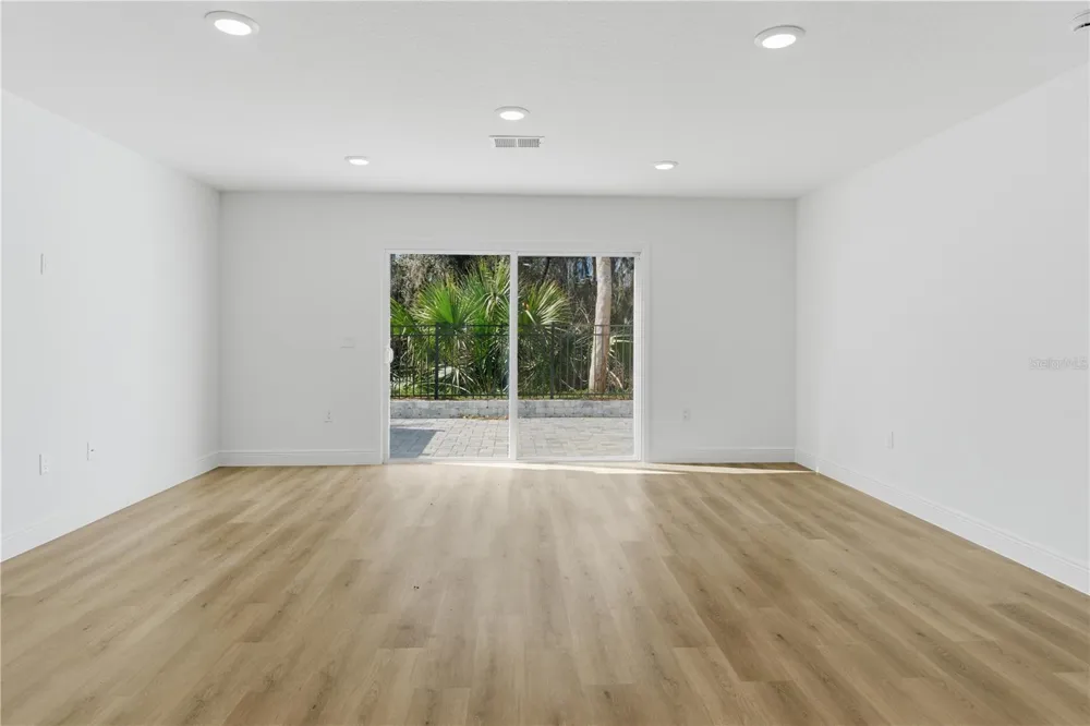 727 CLEMSON DRIVE Altamonte Springs, FL 32714