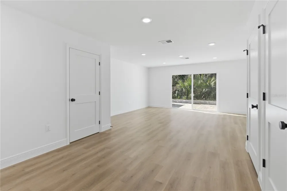 727 CLEMSON DRIVE Altamonte Springs, FL 32714