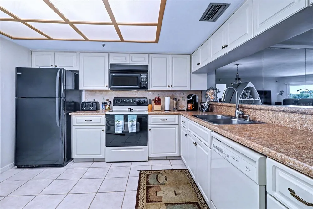 18400 GULF BOULEVARD #1302 Indian Shores, FL 33785