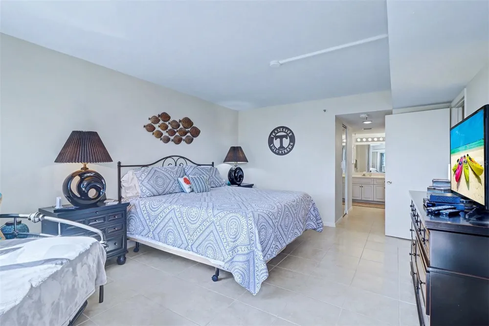 18400 GULF BOULEVARD #1302 Indian Shores, FL 33785