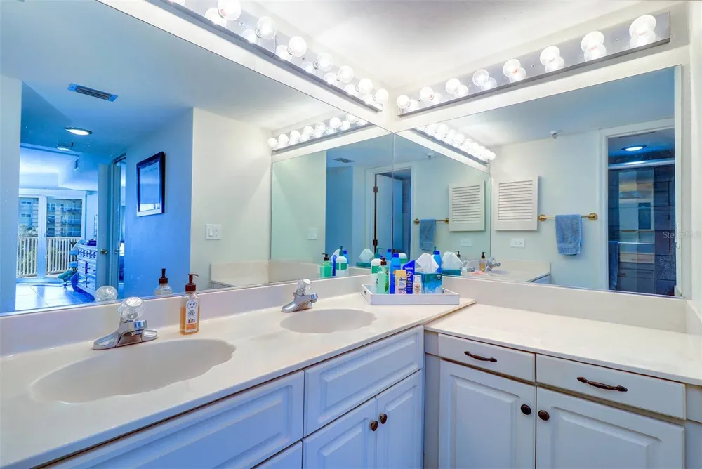 18400 GULF BOULEVARD #1302 Indian Shores, FL 33785