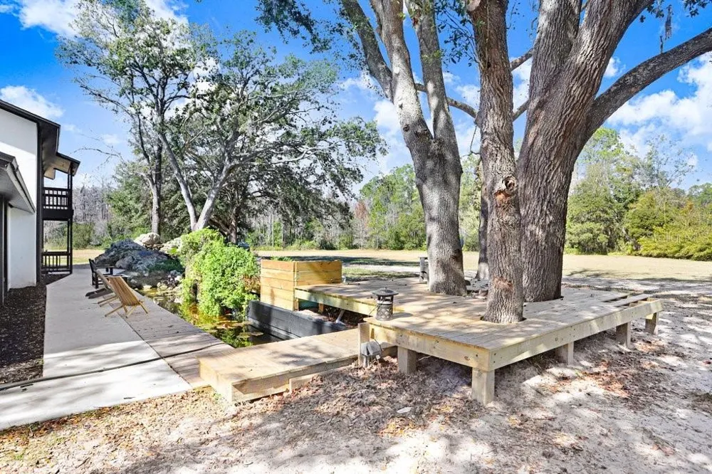TOBACCO RD Lutz, FL 33558