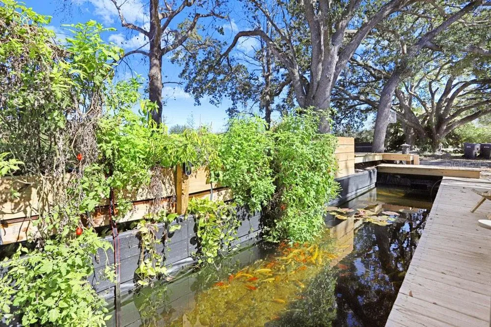 TOBACCO RD Lutz, FL 33558