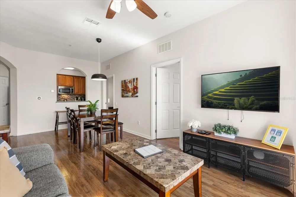 4024 BREAKVIEW DRIVE #40304 Orlando, FL 32819