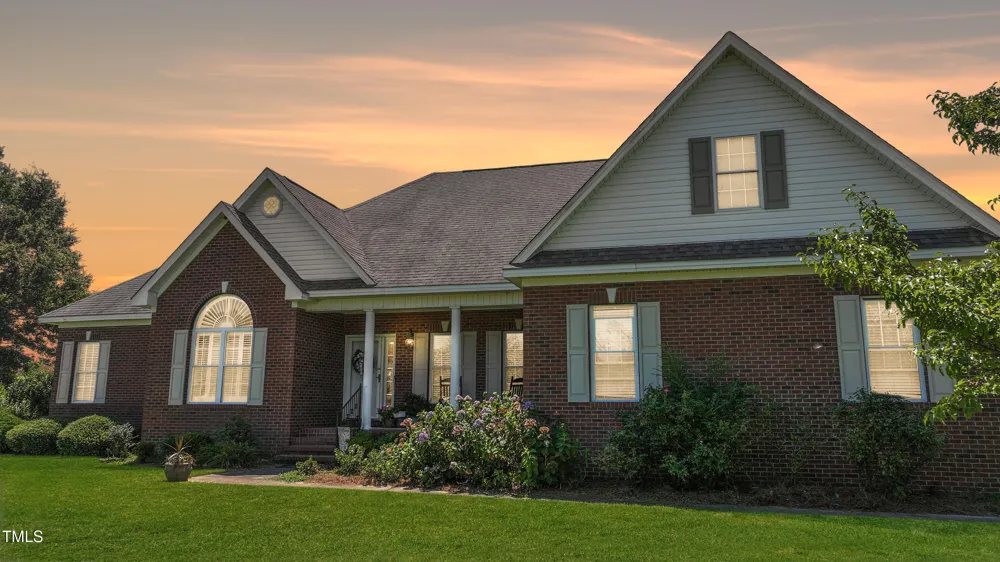 115 Hunters Walk Lane Clinton, NC 28328