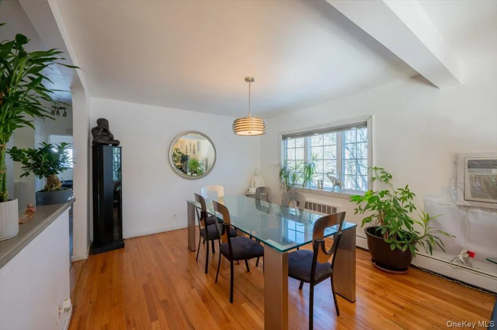 19611 Pompeii Avenue Hollis, NY 11423