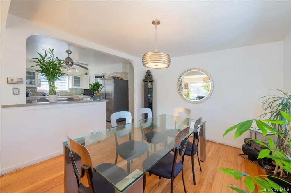 19611 Pompeii Avenue Hollis, NY 11423